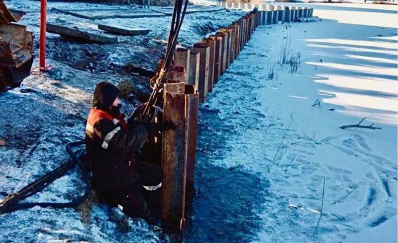 Погружение и извлечение шпунта Ларсена