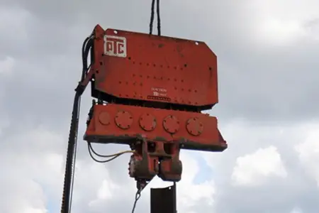 Вибропогружатель PTC 30H1A